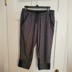 Under Armor Crop Athletic Pants, Size M